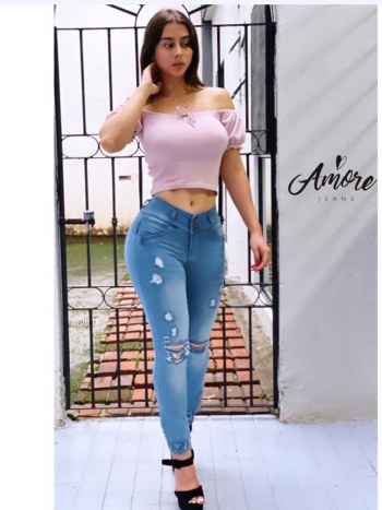 Alexandra Mora Fotos Sexy Provocativa · Foto 4