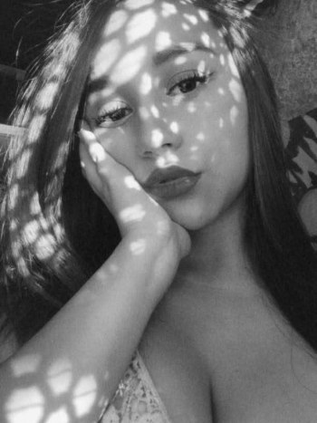 Valeria Belen Pack de Fotos de OnlyFans Sexy · Foto 3