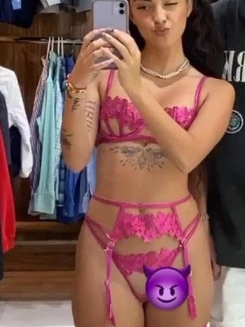Malú Trevejo Onlyfans Primer Pack de Fotos Sexys · Foto 4