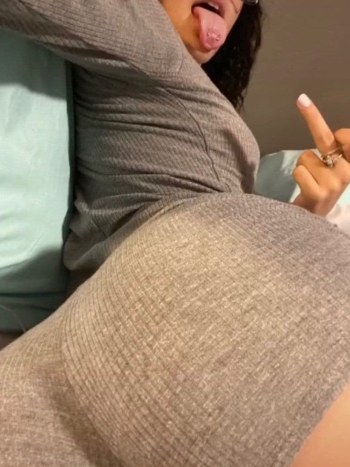 Malú Trevejo Pack Fotos mostrando sus pechitos en Onlyfans · Foto 6