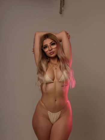 Lilith Cavaliere Onlyfans Pack Fotos Sexy · Foto 8