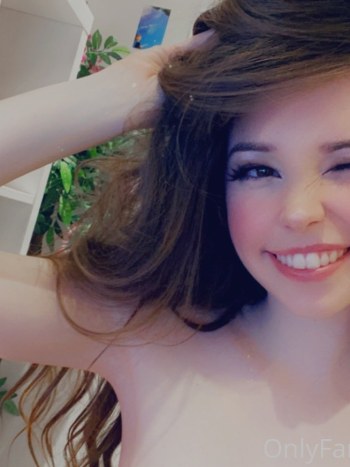 Belle Delphine Photos Pack OnlyFans Fairy · Foto 17