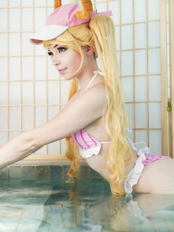 Fotos en la Piscina - Belle Delphine · Foto 3